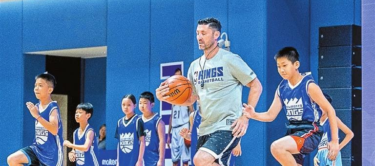 Lendas da NBA lideram intercâmbio de basquete juvenil em Shenzhen